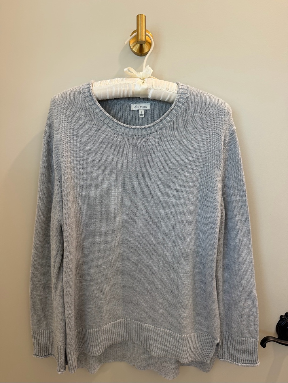 Ella Moss Woman’s so soft Light Gray Crewneck Sweater